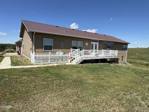13731 28th St NW, Alexander, ND 58831