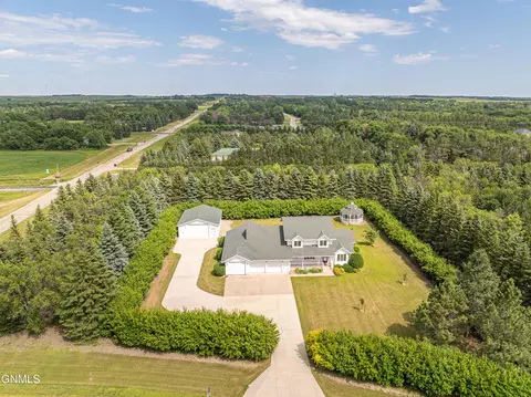 View/Area - 9601 Oak Dr, Bismarck, ND 58503 photo 5 of 21