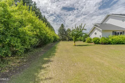 Exterior - 9601 Oak Dr, Bismarck, ND 58503 photo 16 of 30