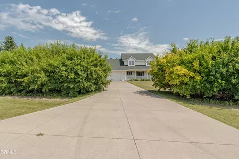 Exterior - 9601 Oak Dr, Bismarck, ND 58503 photo 2 of 30