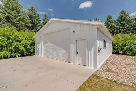 Other - 9601 Oak Dr, Bismarck, ND 58503 photo 3 of 56