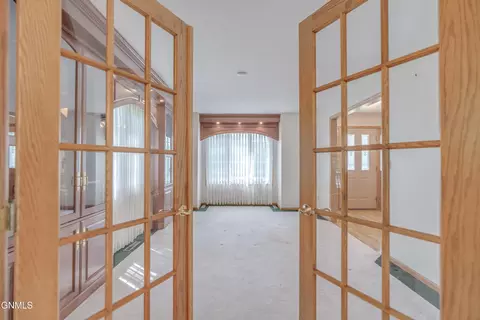 Entry Way - 9601 Oak Dr, Bismarck, ND 58503 photo 4 of 13