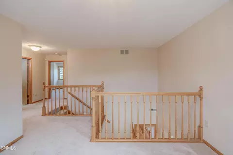 Entry Way - 9601 Oak Dr, Bismarck, ND 58503 photo 10 of 13