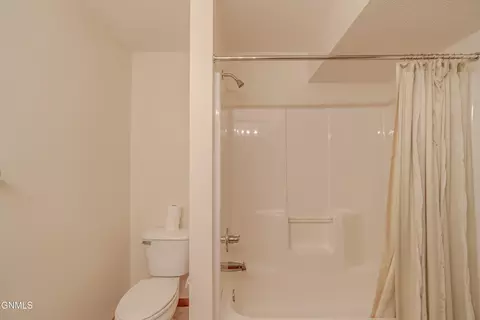 Bath - 9601 Oak Dr, Bismarck, ND 58503 photo 12 of 13