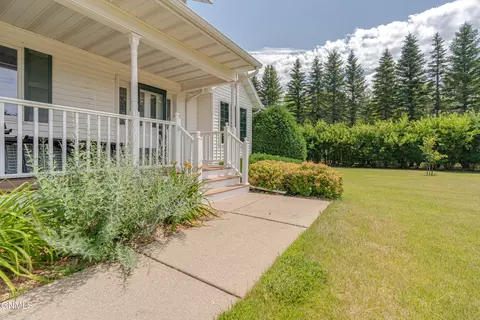 Exterior - 9601 Oak Dr, Bismarck, ND 58503 photo 8 of 30