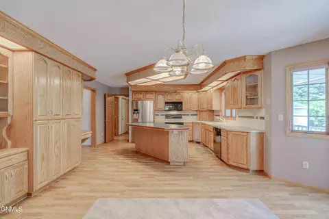 Kitchen - 9601 Oak Dr, Bismarck, ND 58503 photo 1 of 8