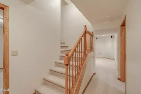 Entry Way - 9601 Oak Dr, Bismarck, ND 58503 photo 12 of 13