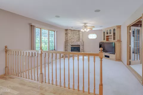Living - 9601 Oak Dr, Bismarck, ND 58503 photo 6 of 11