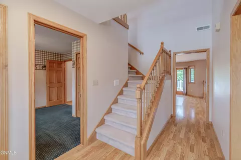 Entry Way - 9601 Oak Dr, Bismarck, ND 58503 photo 2 of 13