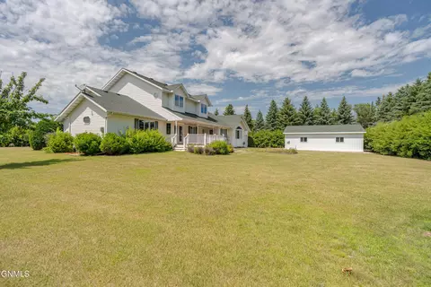Exterior - 9601 Oak Dr, Bismarck, ND 58503 photo 15 of 30