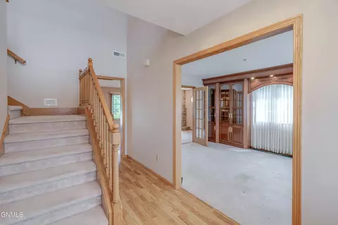 Entry Way - 9601 Oak Dr, Bismarck, ND 58503 photo 3 of 13