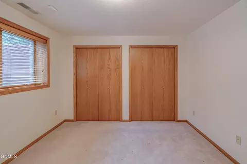 Bedroom - 9601 Oak Dr, Bismarck, ND 58503 photo 13 of 14
