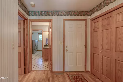Entry Way - 9601 Oak Dr, Bismarck, ND 58503 photo 8 of 13
