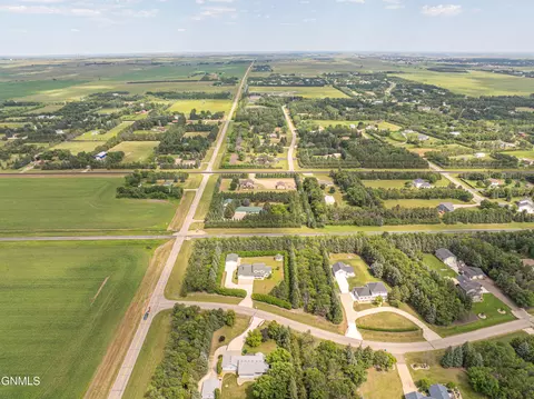 View/Area - 9601 Oak Dr, Bismarck, ND 58503 photo 14 of 21