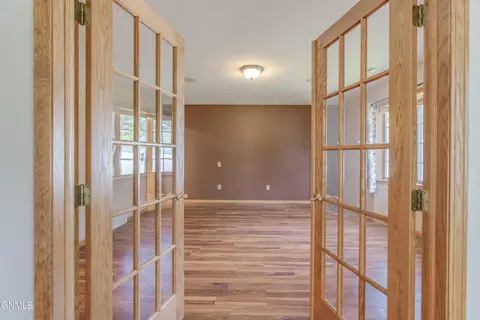 Entry Way - 9601 Oak Dr, Bismarck, ND 58503 photo 9 of 13