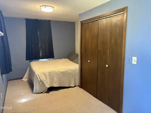 402 8th St W, Williston, ND 58801 photo 8