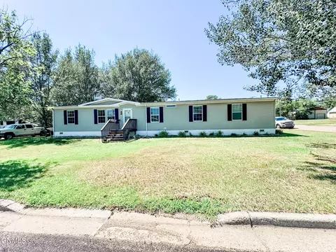 9 East St, Grenora, ND 58845