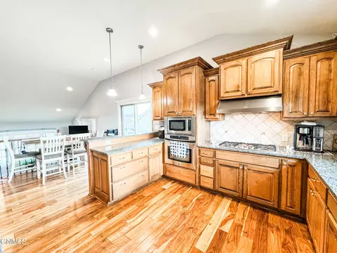 Kitchen - 1541 Creekside Dr, Williston, ND 58801 photo 6 of 12
