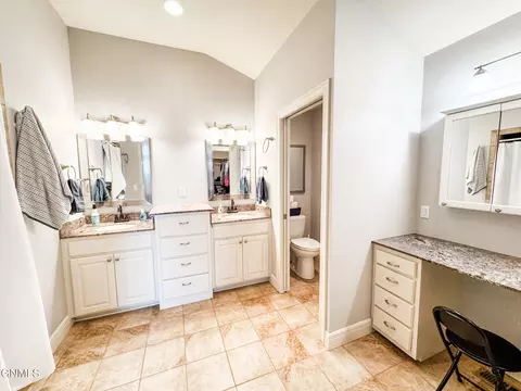 Bath - 1541 Creekside Dr, Williston, ND 58801 photo 6 of 8