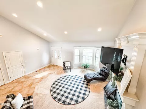 Living - 1541 Creekside Dr, Williston, ND 58801 photo 5 of 7
