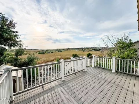 Exterior - 1541 Creekside Dr, Williston, ND 58801 photo 3 of 5