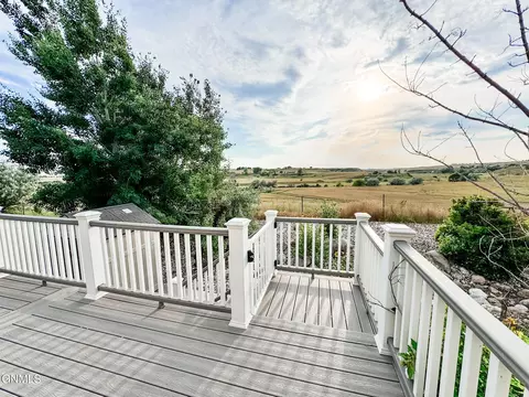 Exterior - 1541 Creekside Dr, Williston, ND 58801 photo 4 of 5