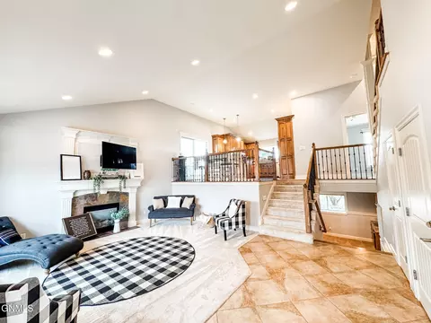 Living - 1541 Creekside Dr, Williston, ND 58801 photo 3 of 7