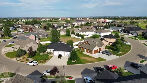View/Area - 1541 Creekside Dr, Williston, ND 58801 photo 10 of 10