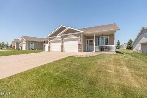 2010 Calgary Ave E, Bismarck, ND 58503 photo 41