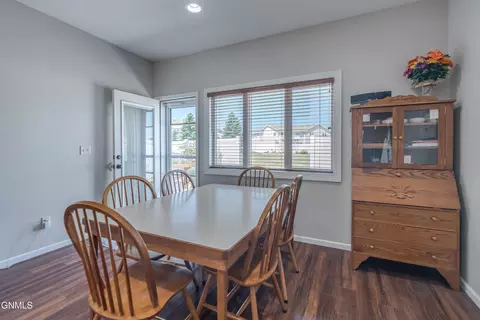 2010 Calgary Ave E, Bismarck, ND 58503 photo 13