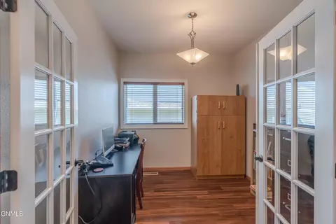 2010 Calgary Ave E, Bismarck, ND 58503 photo 33