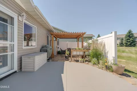 2010 Calgary Ave E, Bismarck, ND 58503 photo 14