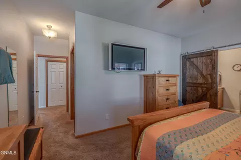 2010 Calgary Ave E, Bismarck, ND 58503 photo 24