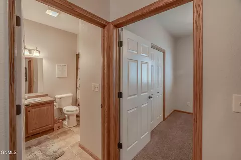 2010 Calgary Ave E, Bismarck, ND 58503 photo 30