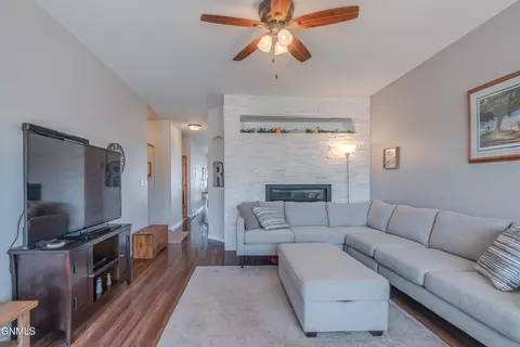 2010 Calgary Ave E, Bismarck, ND 58503 photo 19