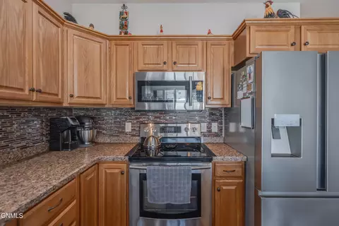 2010 Calgary Ave E, Bismarck, ND 58503 photo 6