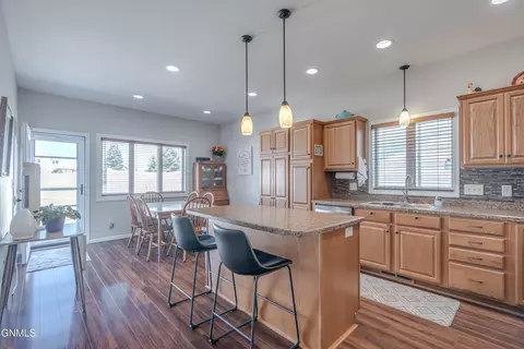 2010 Calgary Ave E, Bismarck, ND 58503 photo 10