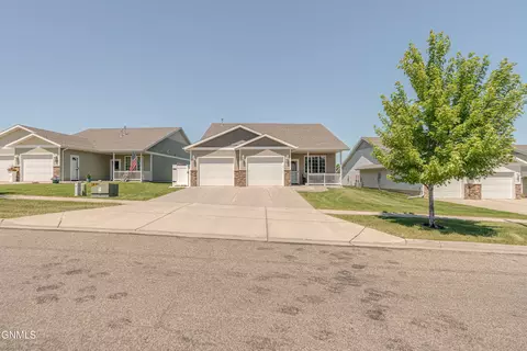 2010 Calgary Ave E, Bismarck, ND 58503 photo 42