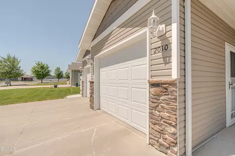 2010 Calgary Ave E, Bismarck, ND 58503 photo 39