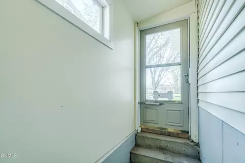 Exterior - 1504 14th St N, Bismarck, ND 58501 photo 2 of 14