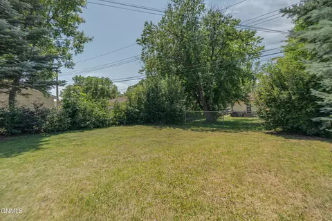 Exterior - 1504 14th St N, Bismarck, ND 58501 photo 6 of 14