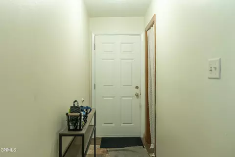 Entry Way - 1504 14th St N, Bismarck, ND 58501 photo 7 of 9