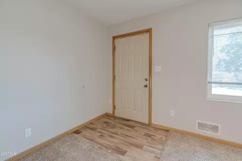 Entry Way - 1504 14th St N, Bismarck, ND 58501 photo 2 of 9