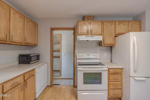 Kitchen - 1504 14th St N, Bismarck, ND 58501 photo 6 of 10