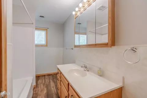 Bath - 1504 14th St N, Bismarck, ND 58501 photo 1 of 8