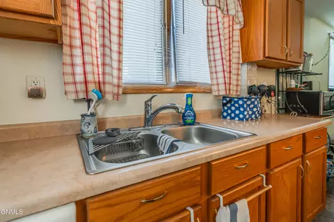 Kitchen - 1504 14th St N, Bismarck, ND 58501 photo 8 of 10