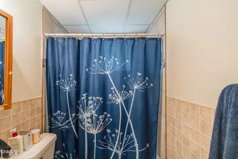 Bath - 1504 14th St N, Bismarck, ND 58501 photo 7 of 8