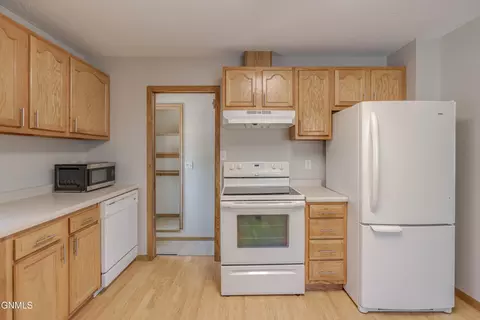 Kitchen - 1504 14th St N, Bismarck, ND 58501 photo 3 of 10