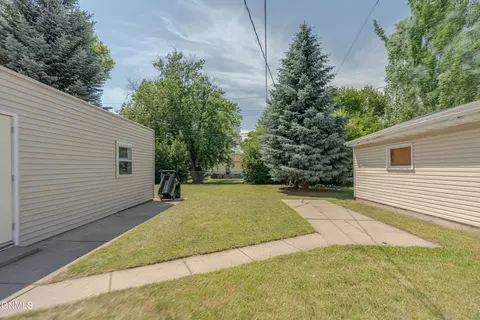 Exterior - 1504 14th St N, Bismarck, ND 58501 photo 5 of 14