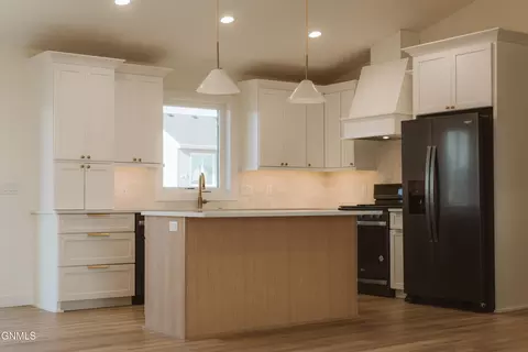 3812 Nickel St, Bismarck, ND 58503